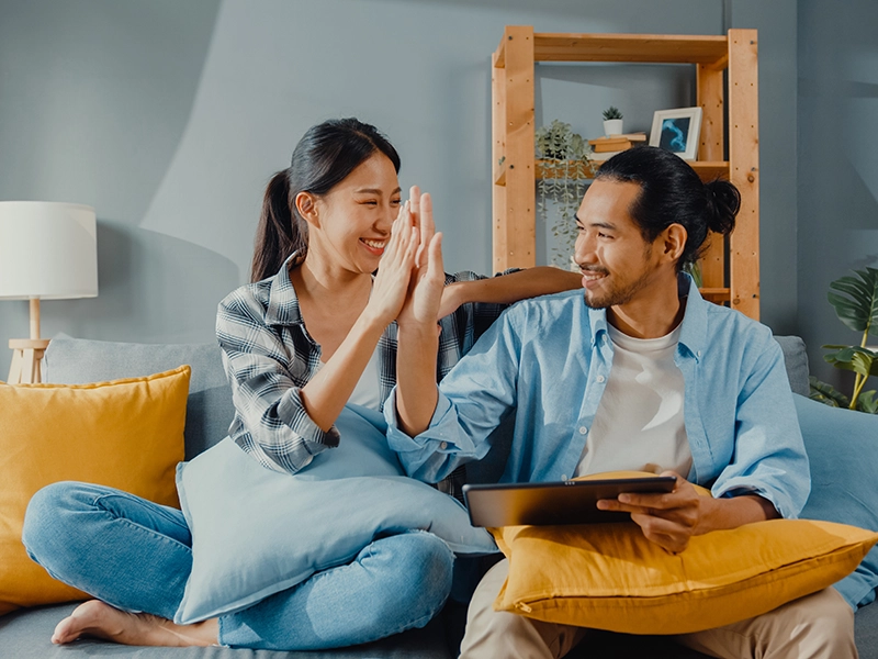 couple in constuction 